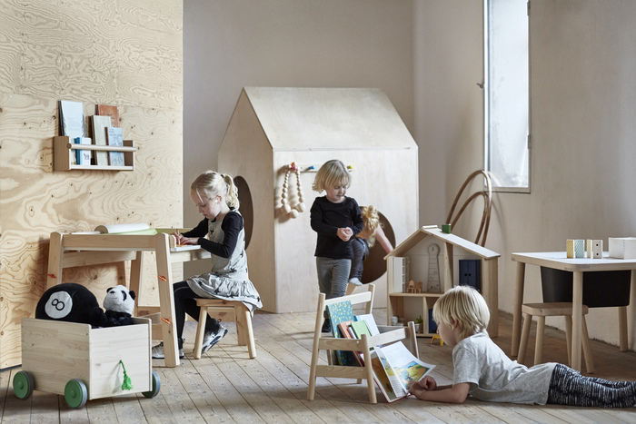 Cameretta per bambini in stile nordico trasformabile e moderna