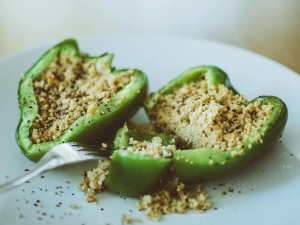 Peperoni ripieni di couscous: un piatto estivo leggero e sano