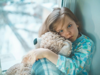 Mal di pancia nei bambini, potrebbe essere ansia o depressione