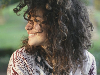 Consigli per disciplinare al meglio i capelli ricci