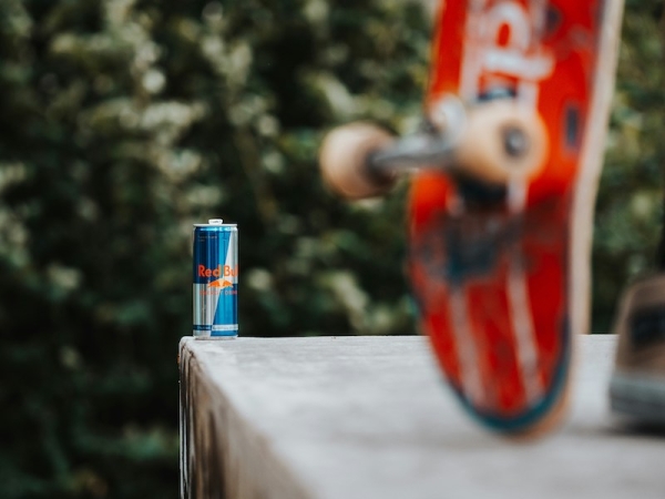 Perché gli energy drink sono pericolosissimi per i teenager