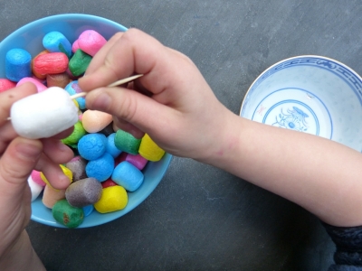 Travasi di materiali solidi di Maria Montessori