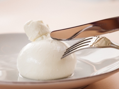 Si può mangiare la burrata in gravidanza?