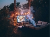 Come ricreare un cinema in casa e in giardino